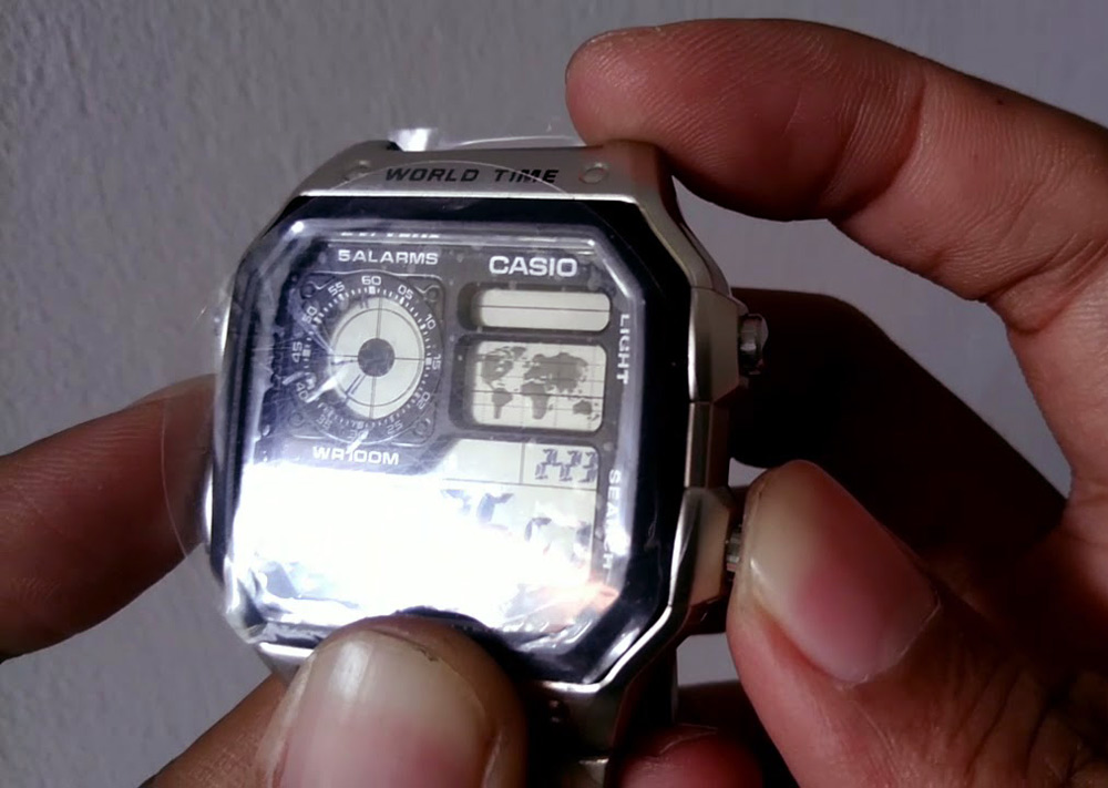 How to Set a Casio Illuminator Watch
